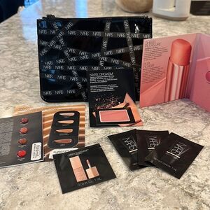 💄✨ NARS Makeup Sample Set with Makeup Bag